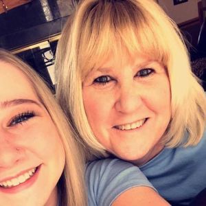 Meet your Posher, Laurie